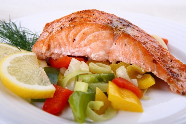 鱼配蔬菜减肥